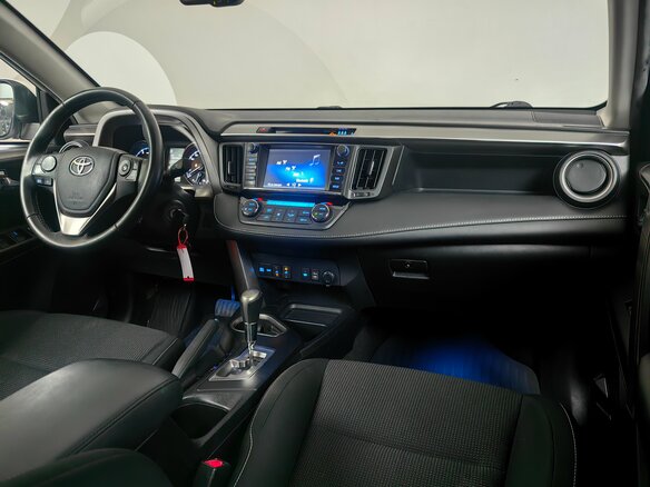2016 Toyota RAV4 IV (XA40) Рестайлинг, белый, 1999000 рублей - вид 5