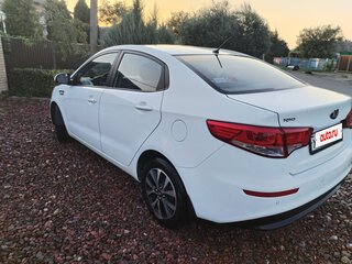 2016 Kia Rio III Рестайлинг, белый, 1295000 рублей, вид 3