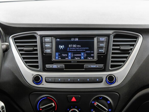2017 Hyundai Solaris II, серебристый - вид 19