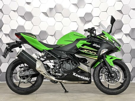 2023 Kawasaki Ninja 400, зелёный, 699000 рублей, вид 3