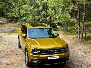 2018 Volkswagen Teramont I, золотистый, 3840000 рублей, вид 3