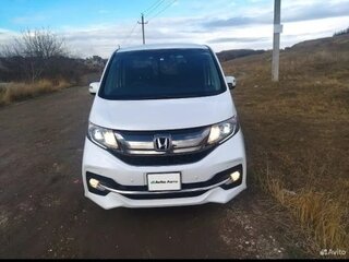 2016 Honda Stepwgn V, белый, 2100000 рублей, вид 1