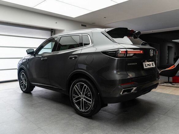 2024 Changan UNI-S I, серый, 3099900 рублей - вид 4