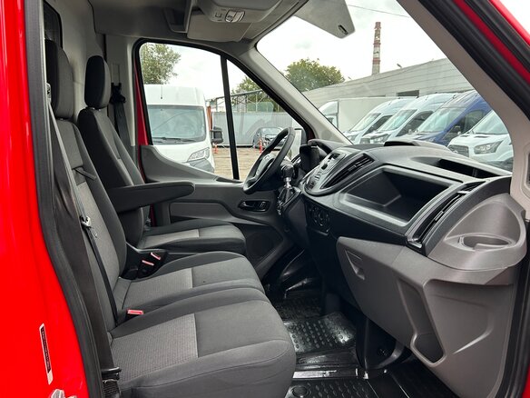 2021 Ford Transit, красный, 3200000 рублей - вид 11