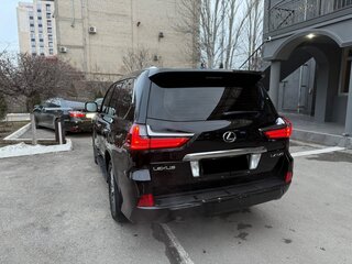 2016 Lexus LX 570 III Рестайлинг 2, чёрный, 8990000 рублей, вид 3
