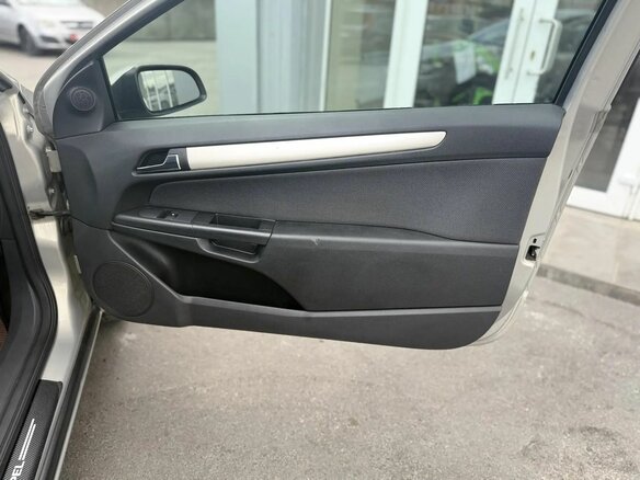 2007 Opel Astra GTC H Рестайлинг, бежевый - вид 17