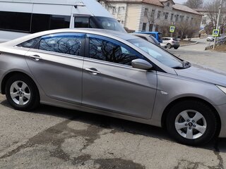 2010 Hyundai Sonata VI (YF), серый, 750000 рублей, вид 5