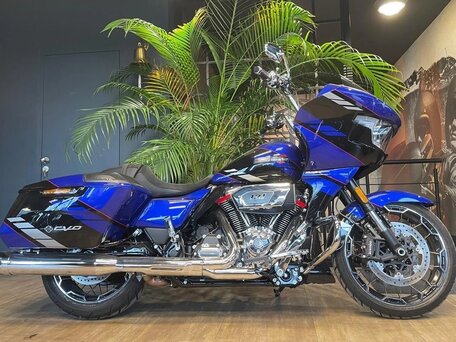 2025 Harley-Davidson CVO Road Glide, синий, 6500000 рублей, вид 2