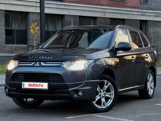 2013 Mitsubishi Outlander III, серый, 1400000 рублей, вид 2