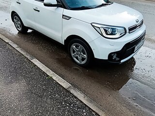 2017 Kia Soul II Рестайлинг, белый, 2200000 рублей, вид 4