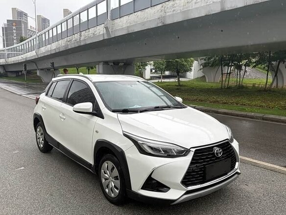 2022 Toyota Yaris L X XP150 Рестайлинг, белый, 1091327 рублей - вид 2