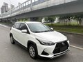 2022 Toyota Yaris L X XP150 Рестайлинг, белый, 1091327 рублей - вид 2