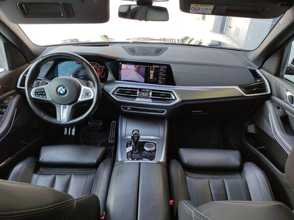 2020 BMW X5 30d IV (G05/G18), синий, 6950000 рублей - вид 4