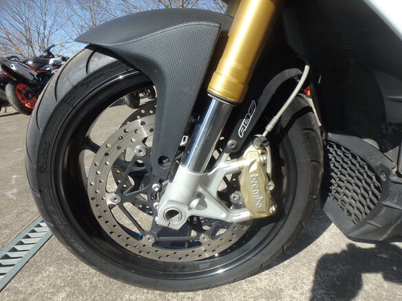 2015 Aprilia Tuono V4, белый, 1000000 рублей - вид 9
