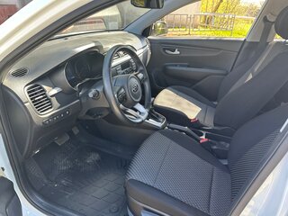 2020 Kia Rio IV, белый, 1880000 рублей, вид 5