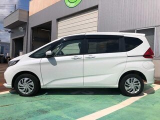 2022 Honda Freed II Рестайлинг, белый, 1450000 рублей, вид 3