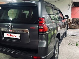 2019 Toyota Land Cruiser Prado 150 Series Рестайлинг 2, серый, 6500000 рублей, вид 3