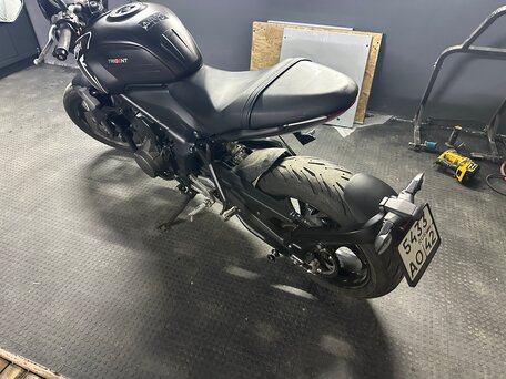 2021 Triumph Trident 660, чёрный, 900000 рублей, вид 4
