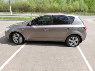 2009 Kia Ceed I, бежевый, 640000 рублей, вид 2