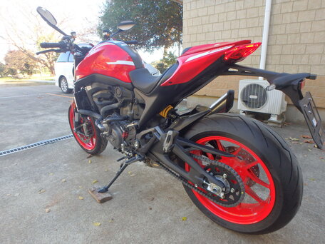 2022 Ducati Monster 937, красный, 1150000 рублей, вид 5