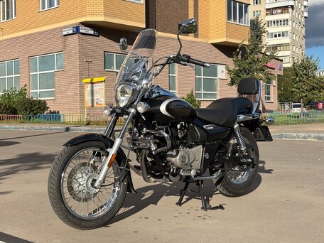 2024 Bajaj Avenger, коричневый, 205000 рублей, вид 4