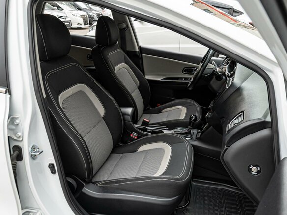 2017 Kia Ceed II Рестайлинг, белый - вид 7