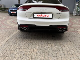 2023 Kia Stinger I Рестайлинг, белый, 4250000 рублей, вид 4