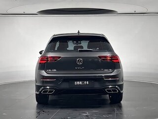 2023 Volkswagen Golf VIII, серый, 1709700 рублей, вид 2