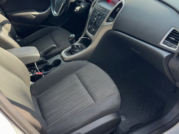 2011 Opel Astra J, белый, 620000 рублей - вид 8