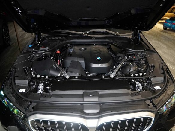 2025 BMW 5 серии Long 530Li xDrive VIII (G60/G61/G68), чёрный, 9000000 рублей - вид 34
