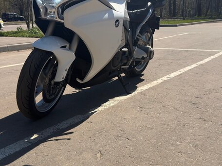 2010 Honda VFR 1200, белый, 750000 рублей, вид 2