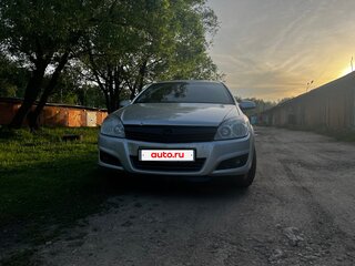2009 Opel Astra H Рестайлинг, серебристый, 370000 рублей, вид 3