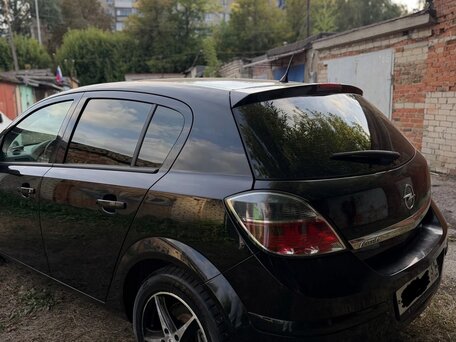 2011 Opel Astra H Рестайлинг, чёрный, 560000 рублей, вид 3