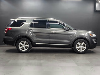 2017 Ford Explorer V Рестайлинг, серый, 2720000 рублей, вид 4