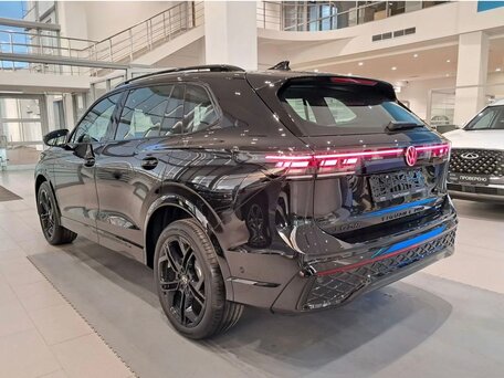2026 Volkswagen Tiguan L Pro III (China Market), чёрный, 5100000 рублей, вид 5