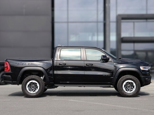 2026 Ram 1500 RHO V Рестайлинг, чёрный - вид 6