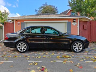 2003 Mercedes-Benz E-Класс 320 III (W211, S211), чёрный, 1300000 рублей, вид 3