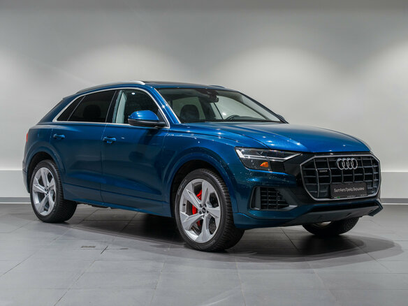 2019 Audi Q8 55 TFSI I (4M), синий, 4975000 рублей - вид 2