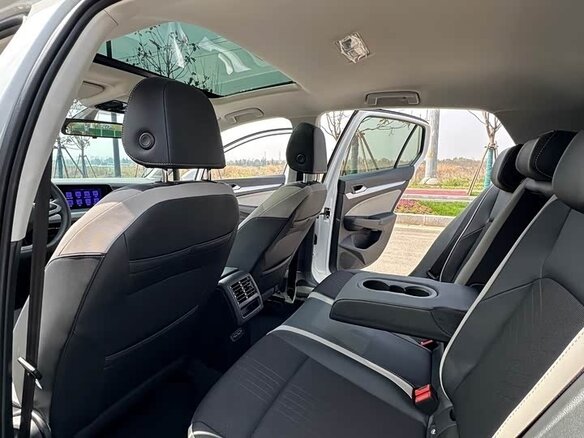 2023 Volkswagen Golf VIII, белый - вид 27