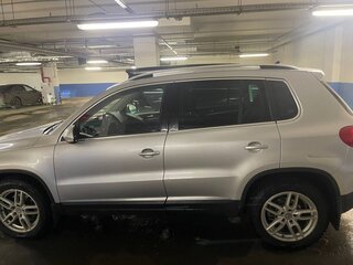 2012 Volkswagen Tiguan I Рестайлинг, серебристый, 1490000 рублей, вид 3