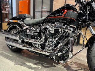2023 Harley-Davidson Breakout, чёрный, 3250000 рублей, вид 4