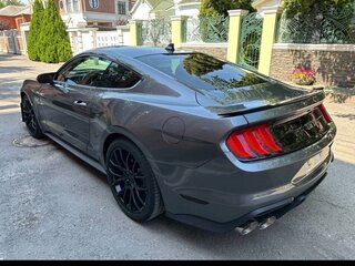 2021 Ford Mustang VI Рестайлинг, серый, 5200000 рублей, вид 5