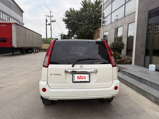 2005 Nissan X-Trail I Рестайлинг, белый, 620000 рублей, вид 4