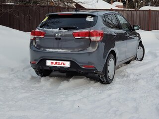 2017 Kia Rio III Рестайлинг, серый, 1270000 рублей, вид 3