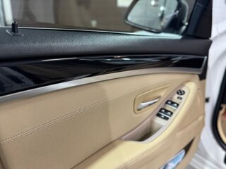 2013 BMW 5 серии 520i VI (F10/F11/F07), белый, 1480000 рублей, вид 5