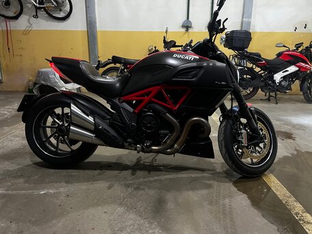 2014 Ducati Diavel Carbon, чёрный, 900000 рублей, вид 4