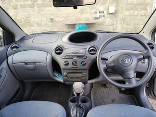 2002 Toyota Vitz I (P10), серый, 370000 рублей, вид 5