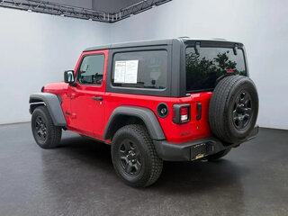 2023 Jeep Wrangler IV (JL), красный, 5013640 рублей, вид 3