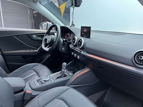 2022 Audi Q2 35 TFSI I Рестайлинг, серебристый - вид 7
