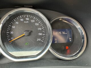 2016 Renault Logan II, красный, 1000000 рублей, вид 4